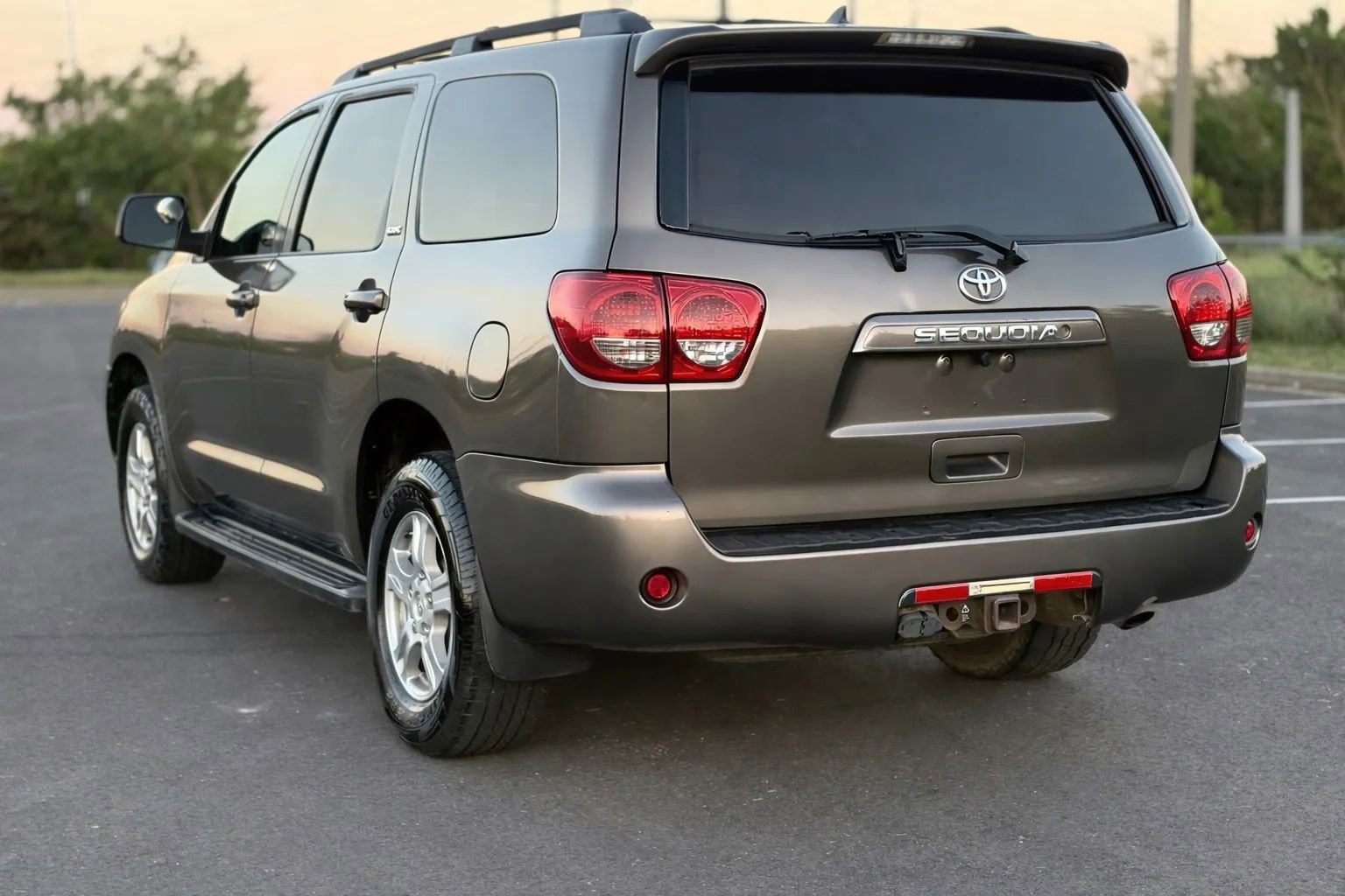 Used 2012 Toyota Sequoia SR5 RWD image 3