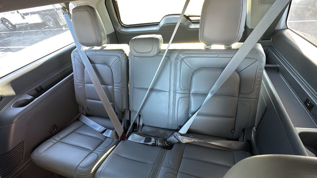 Used 2021 Lincoln Navigator L Reserve w/ Luxury Package AWD/4WD image 24