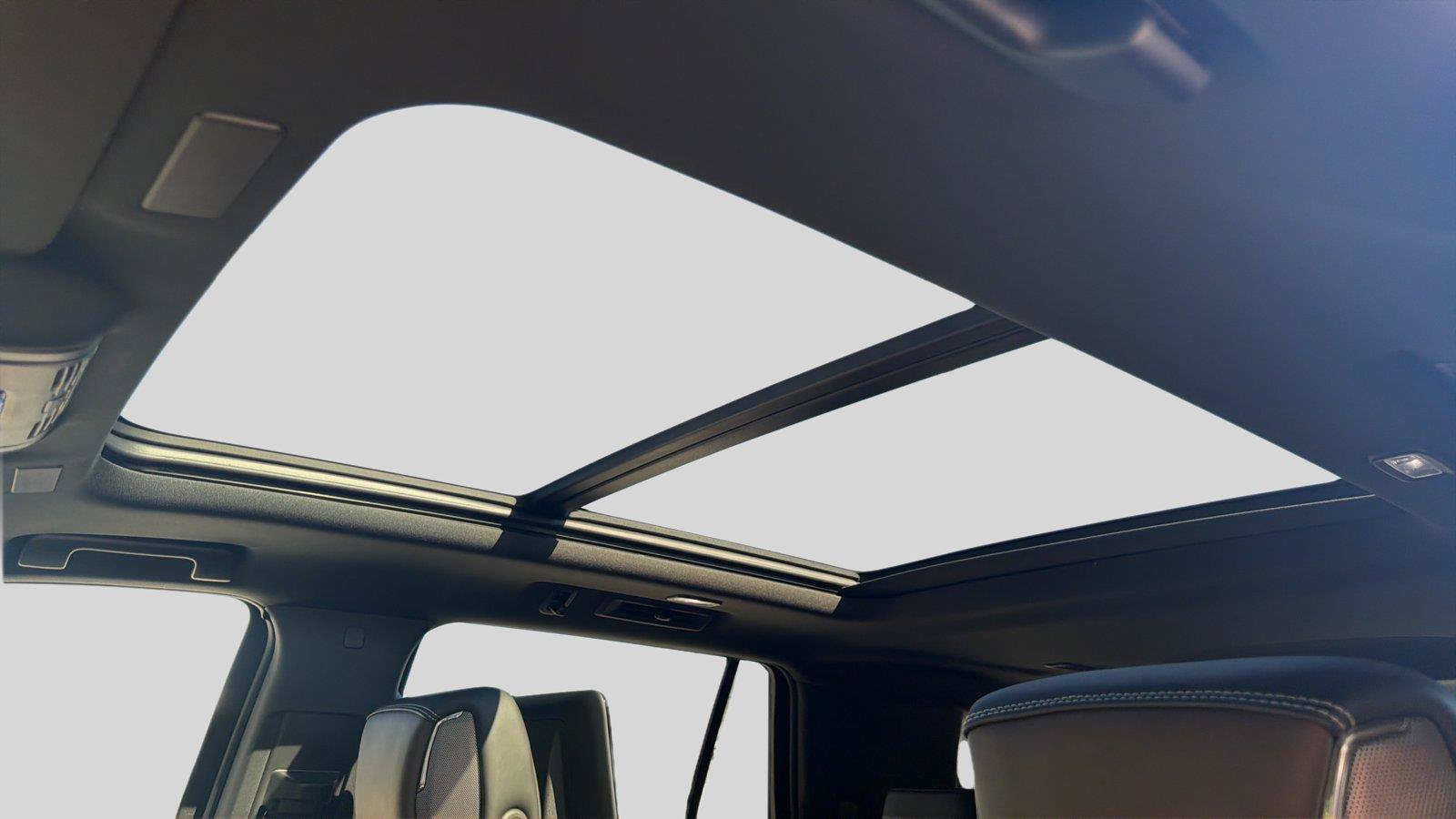 New 2027 GMC Yukon Denali Ultimate w/ LPO, Floor Liner Package AWD/4WD image 10