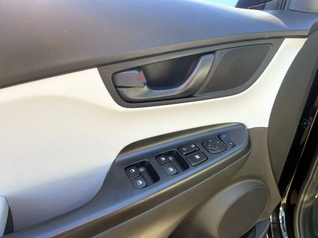 Used 2023 Hyundai Kona SEL image 18