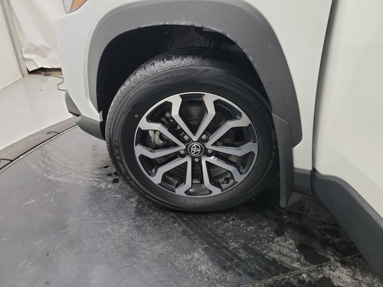 Used 2023 Toyota Corolla Cross SE image 30