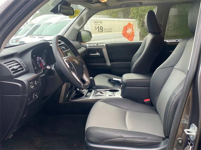 Used 2020 Toyota 4Runner SR5 Premium image 10