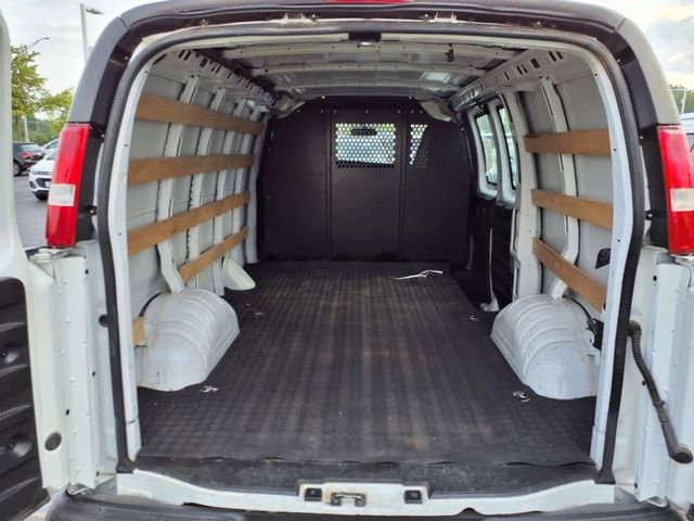 Used 2023 Chevrolet Express 2500 w/ Driver Convenience Package image 16