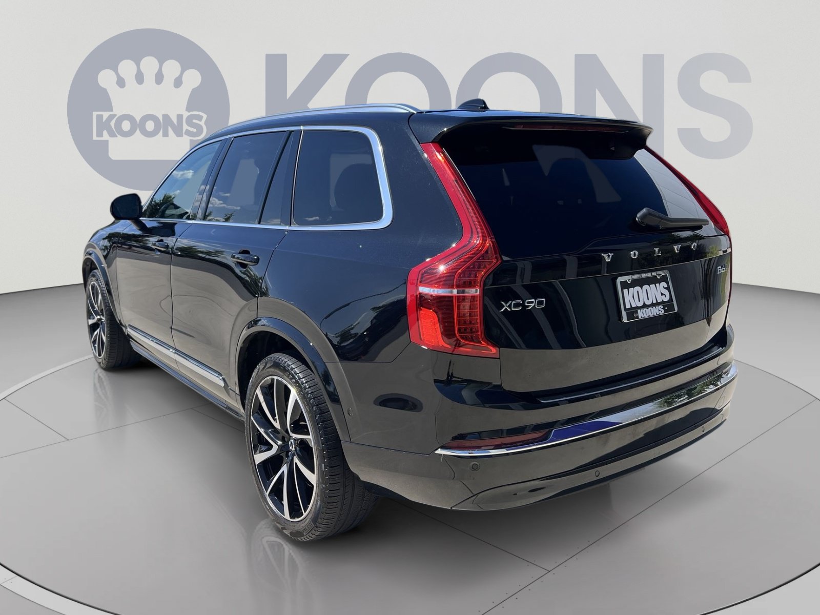 Used 2023 Volvo XC90 B6 Plus w/ Protection Package AWD/4WD image 4