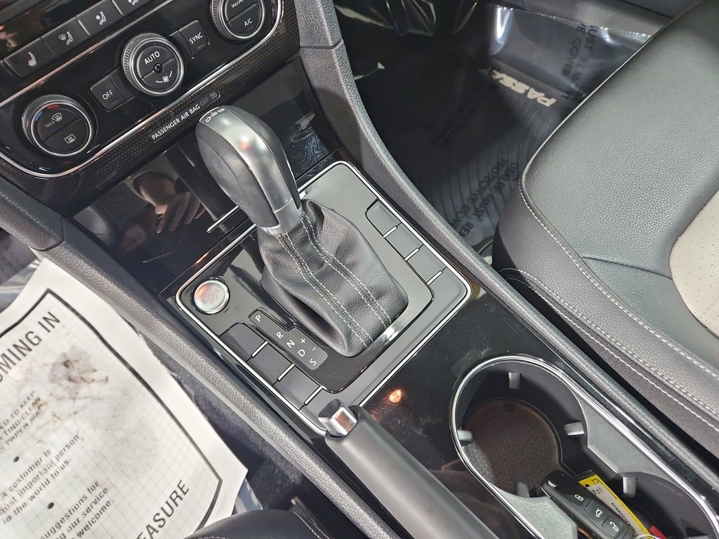 Used 2018 Volkswagen Passat 3.6 image 23