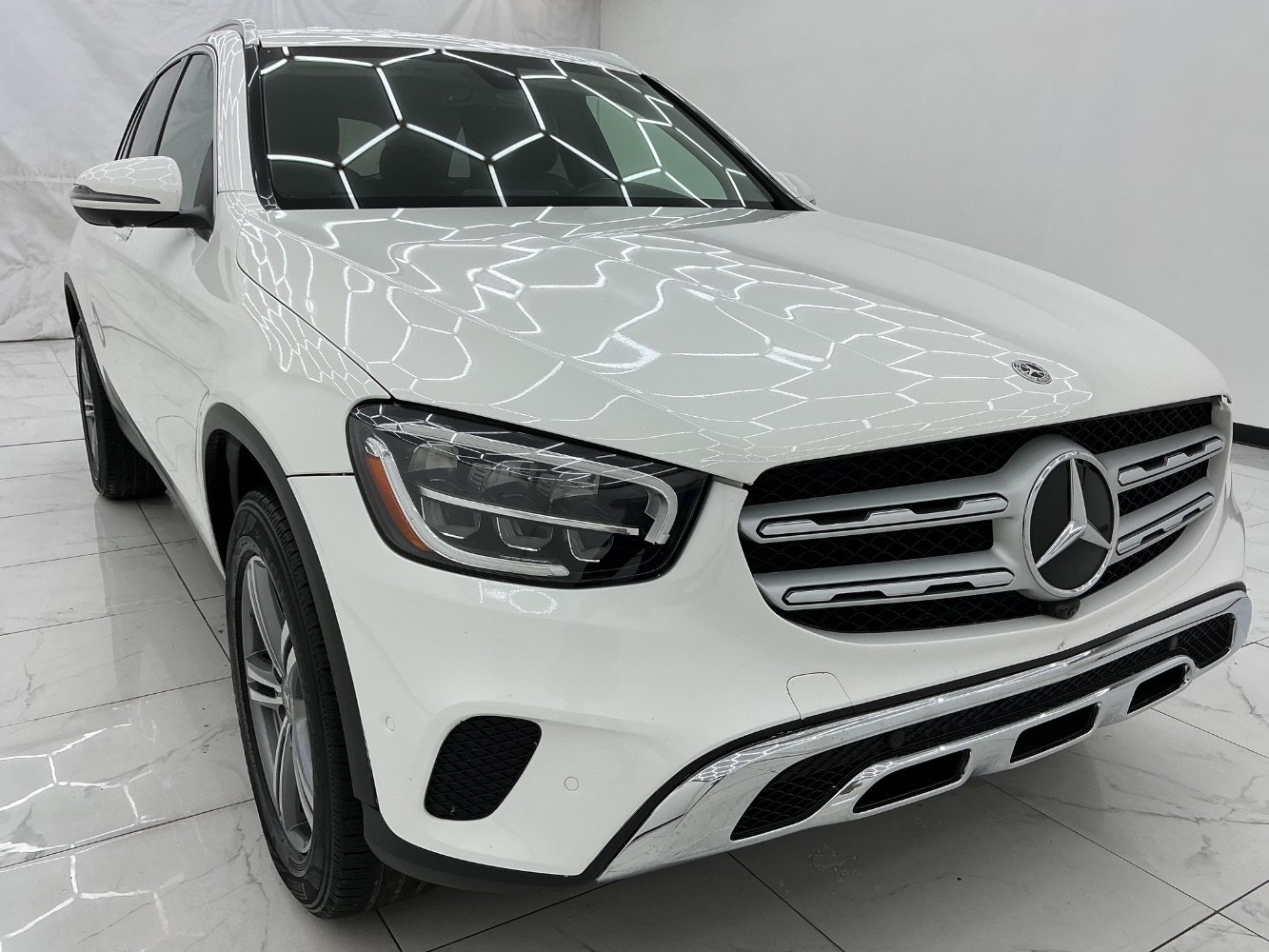 Used 2021 Mercedes-Benz GLC 300 4MATIC image 3