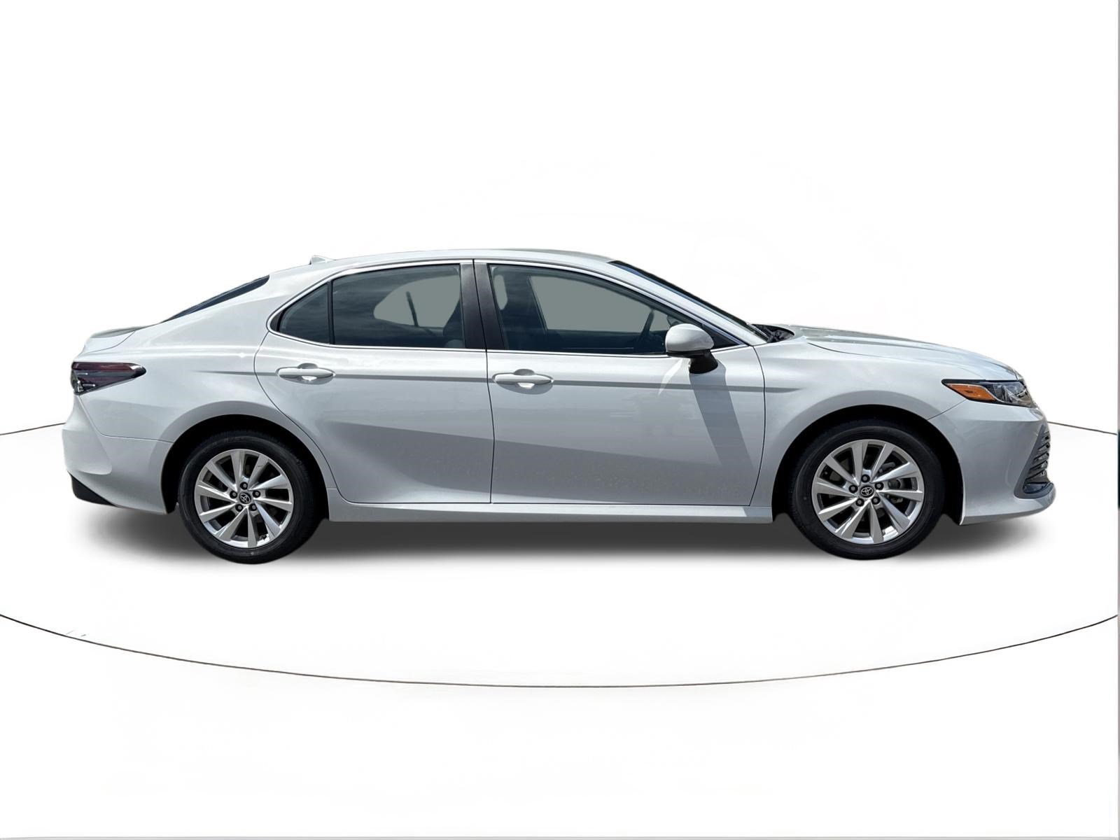 Used 2023 Toyota Camry LE FWD image 2