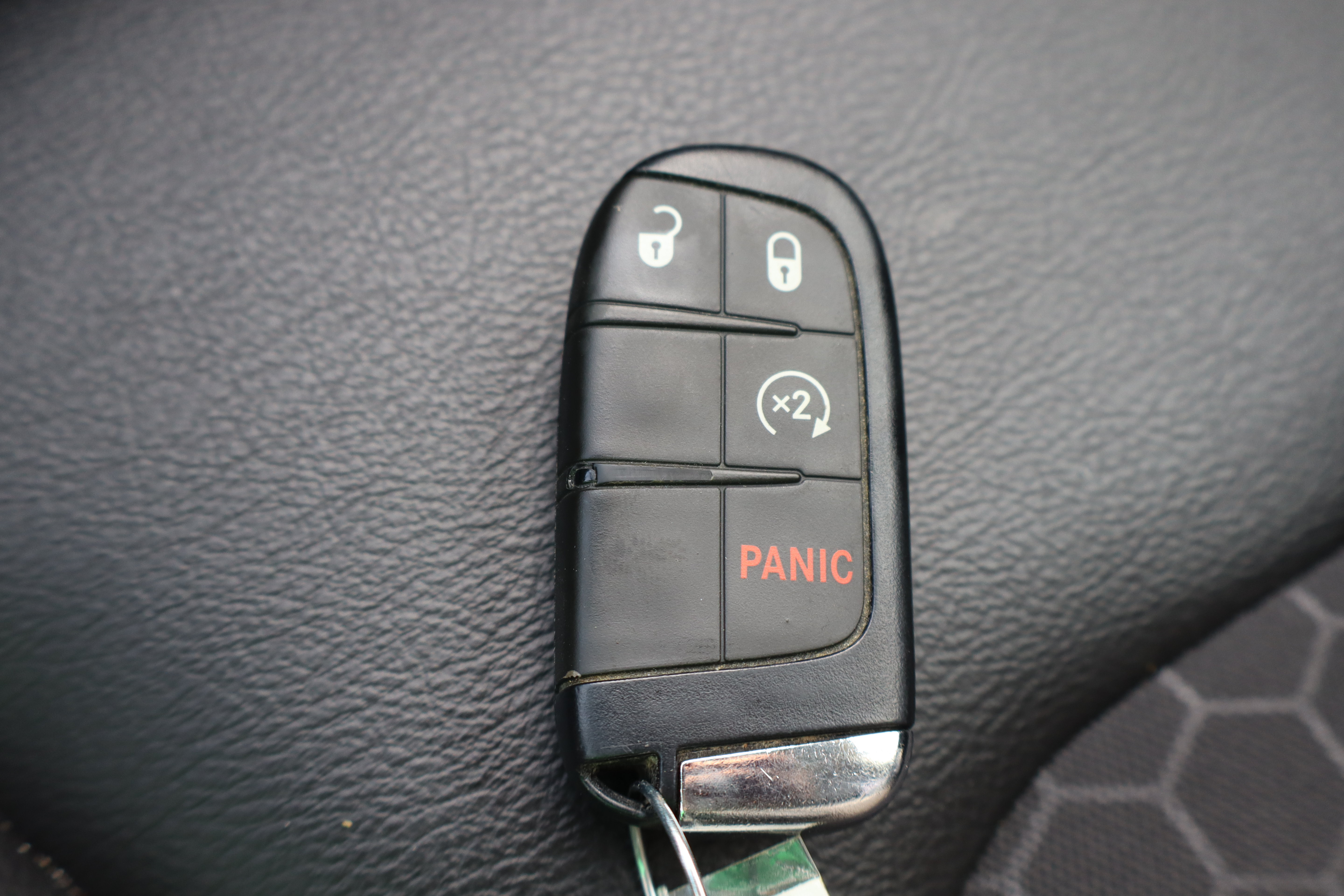 Used 2020 Jeep Compass Latitude w/ Cold Weather Group AWD/4WD image 26