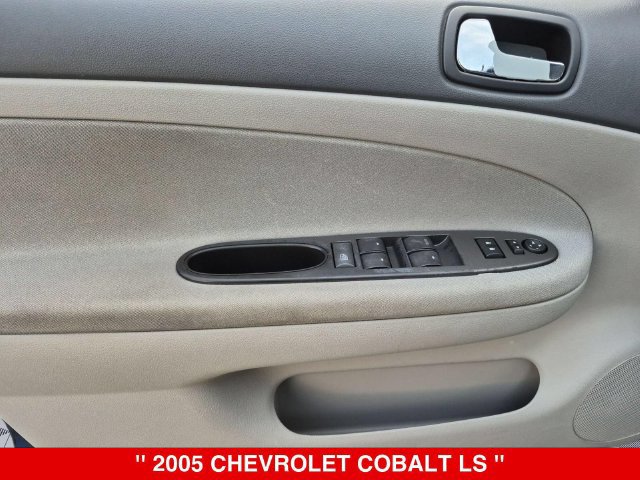 Used 2005 Chevrolet Cobalt LS FWD image 11