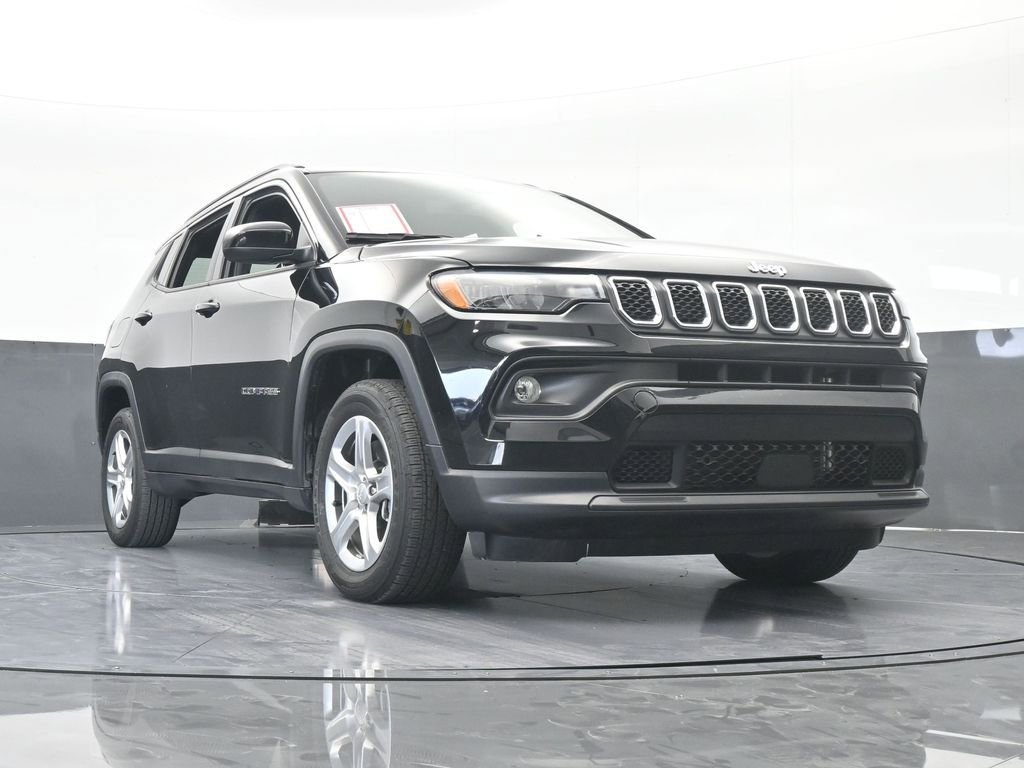 Used 2024 Jeep Compass Latitude image 60