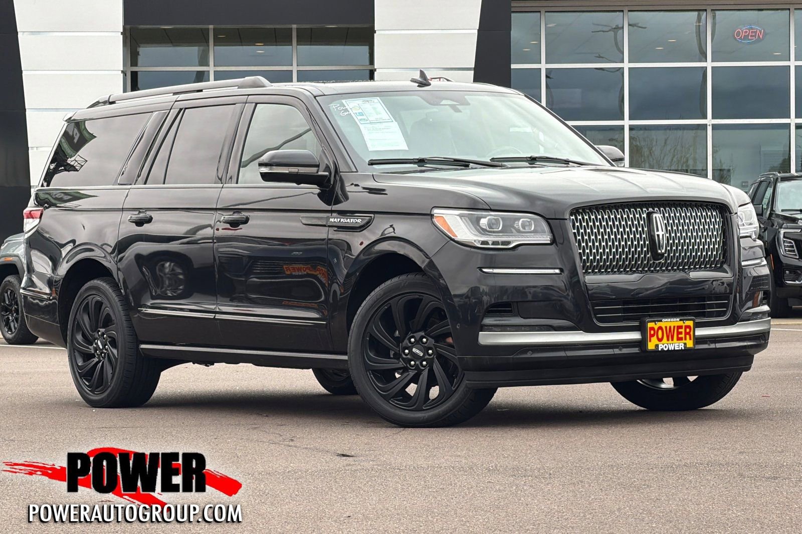 Used 2023 Lincoln Navigator L Reserve AWD/4WD image 1