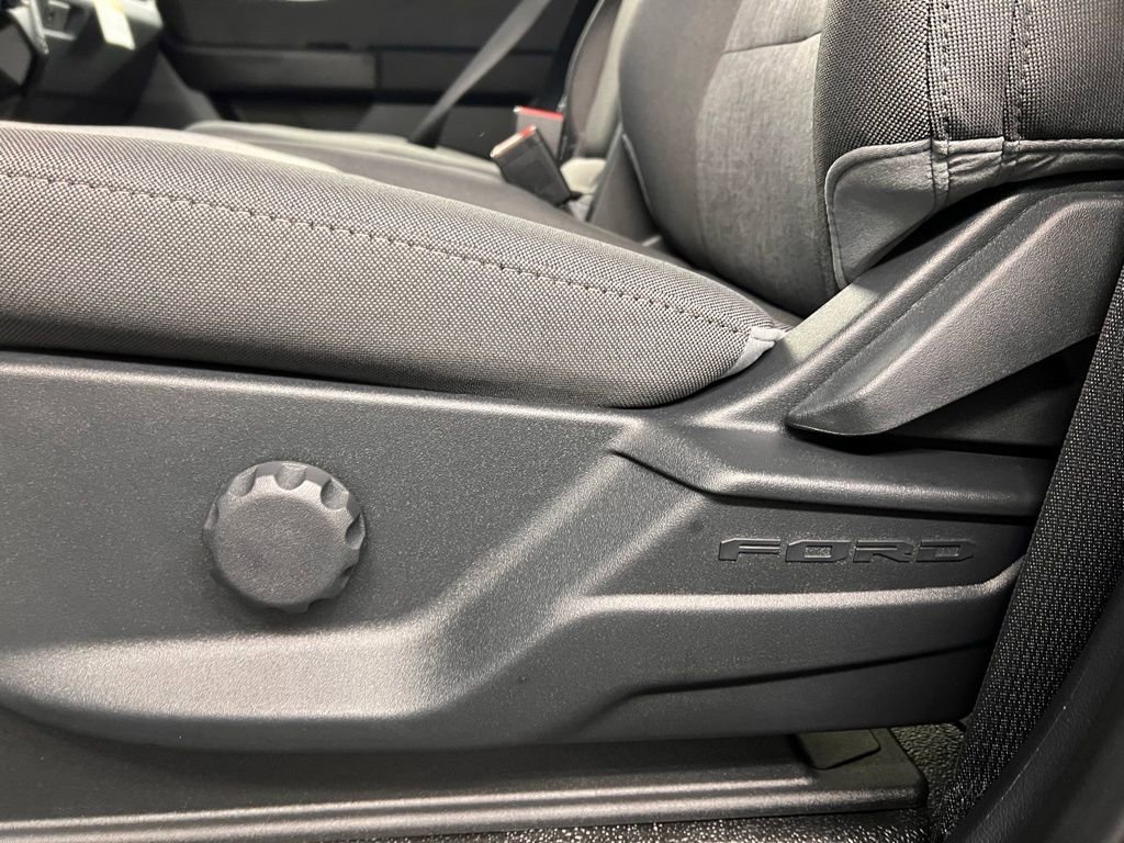 New 2026 Ford F550 4x4 Crew Cab image 24
