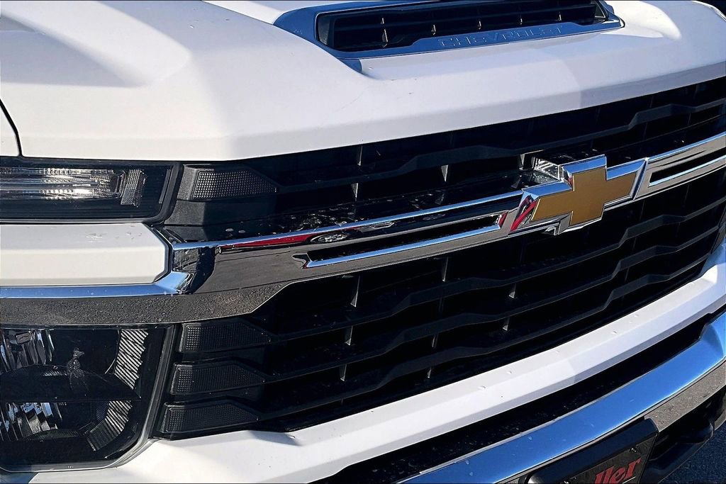 Used 2024 Chevrolet Silverado 2500 LT image 28