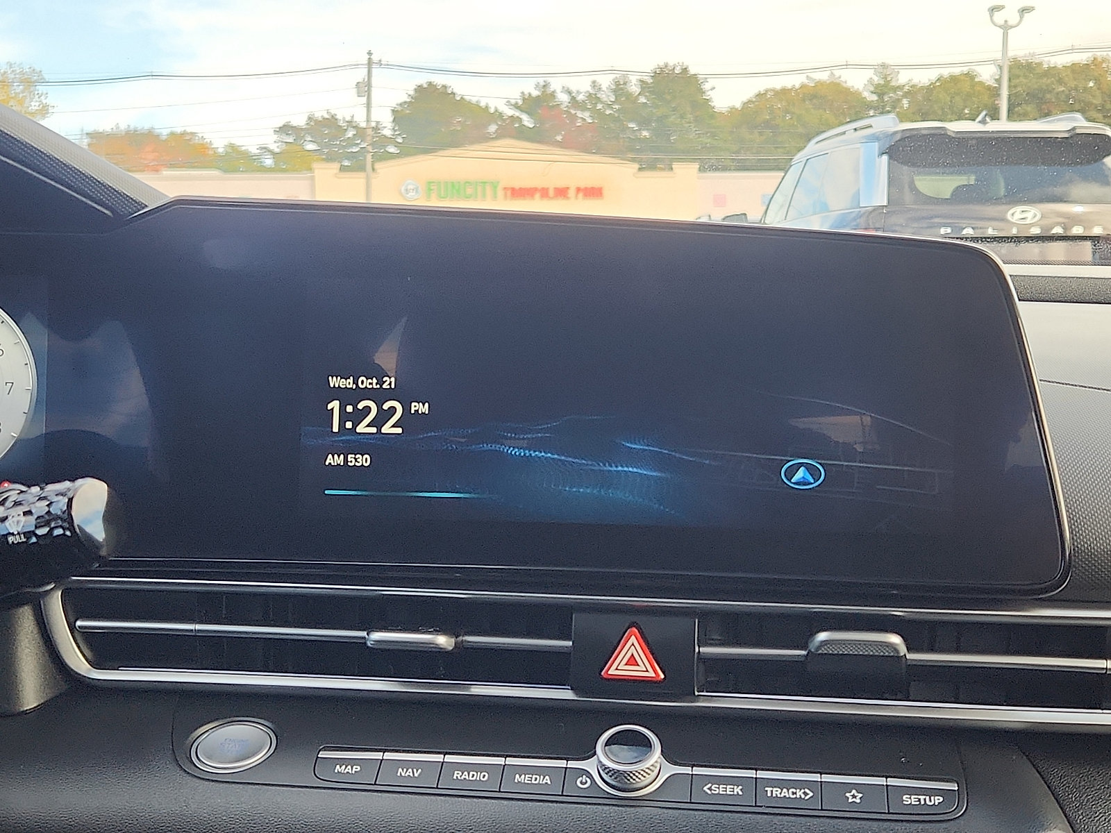 Certified 2025 Hyundai Elantra Limited FWD image 16