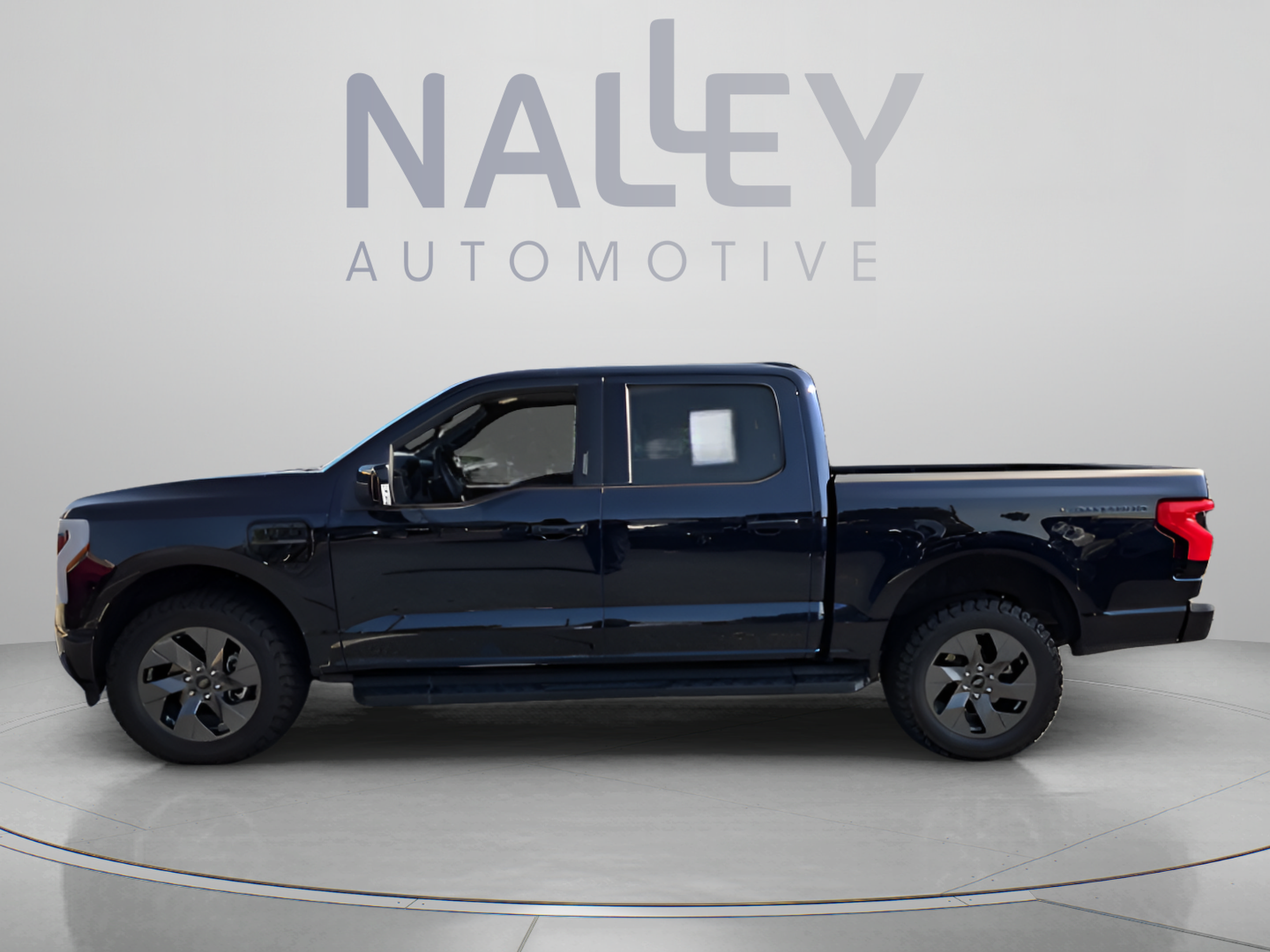 Used 2023 Ford F150 Lightning Lariat AWD/4WD image 2