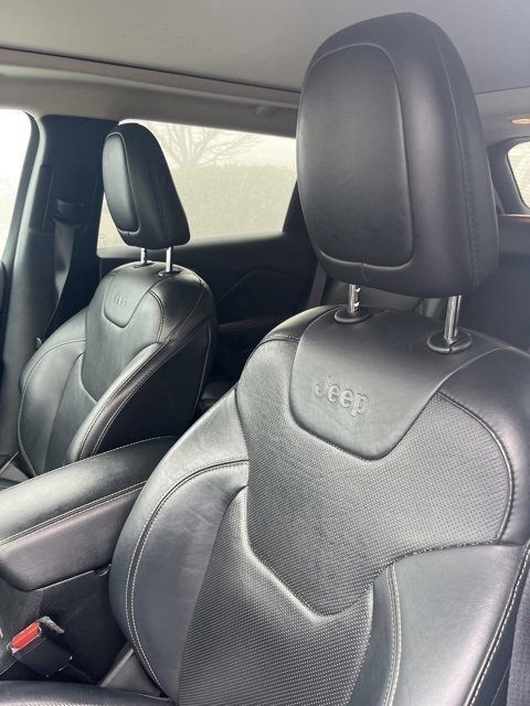 Used 2015 Jeep Cherokee Limited w/ Luxury Group image 11