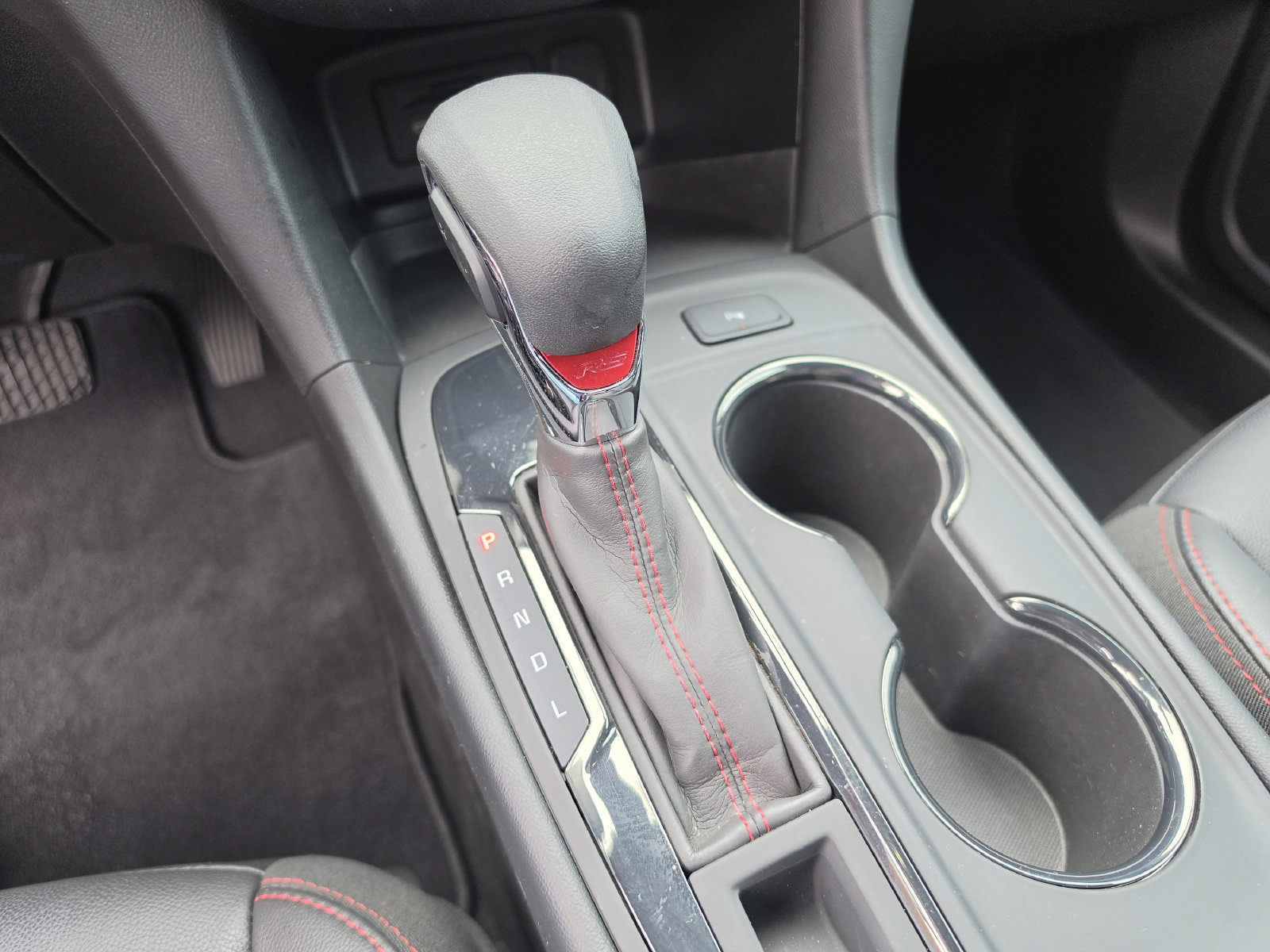 Used 2022 Chevrolet Equinox RS w/ RS Leather Package FWD image 32