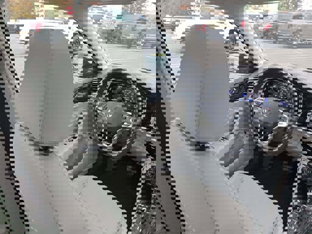 Used 2023 Volkswagen Jetta SE image 15