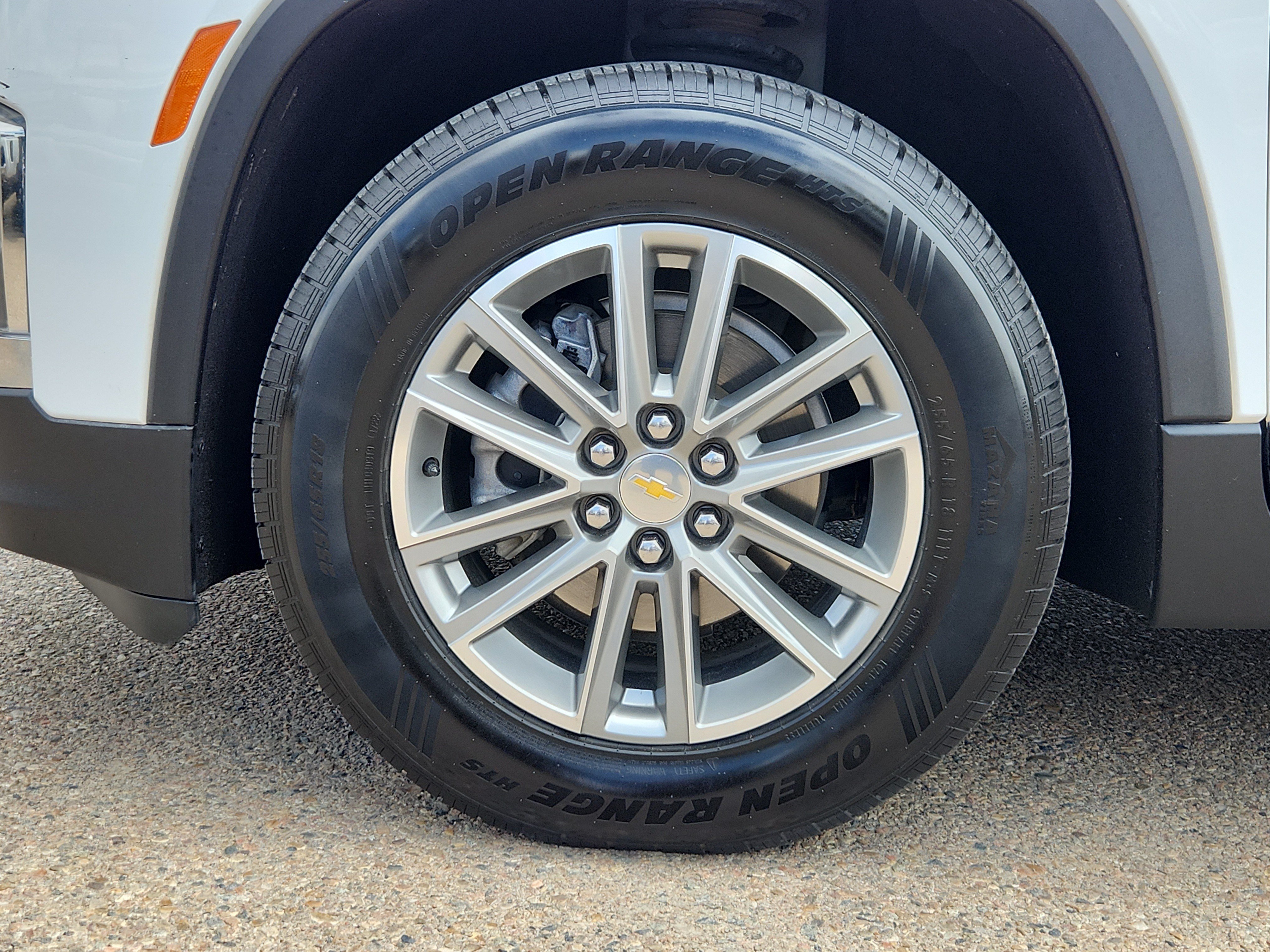 Used 2023 Chevrolet Traverse LT AWD/4WD image 22