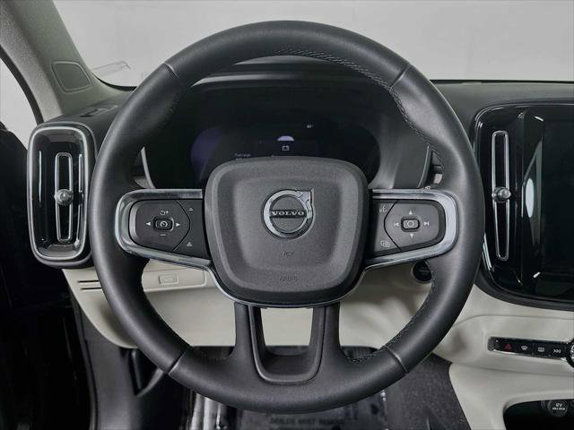 Used 2023 Volvo XC40 B5 Plus w/ Driver Assist Package AWD/4WD image 11