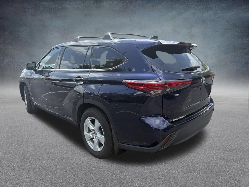 Used 2022 Toyota Highlander L AWD/4WD image 8