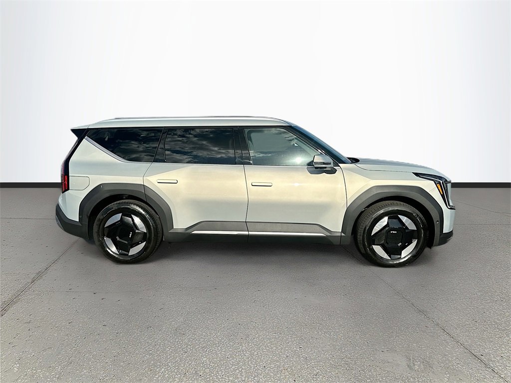 New 2026 Kia EV9 Wind image 8