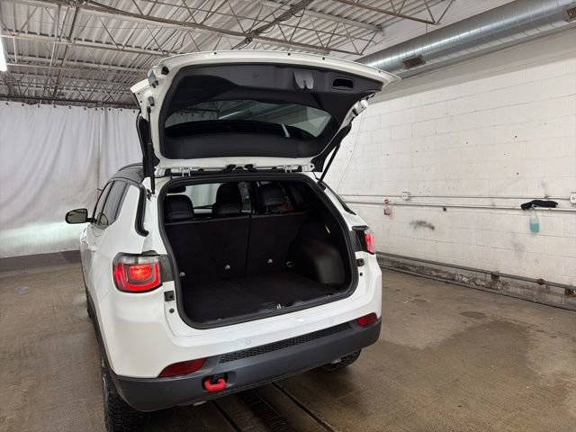 Used 2025 Jeep Compass Trailhawk AWD/4WD image 7
