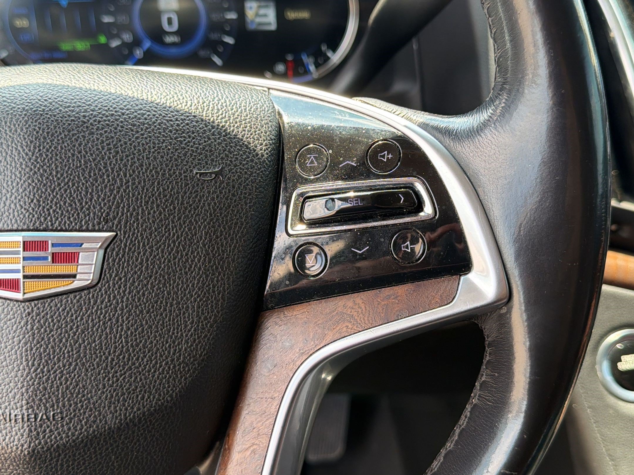 Used 2018 Cadillac Escalade Premium Luxury RWD image 18
