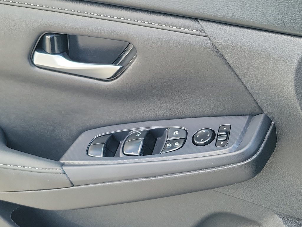 Certified 2024 Nissan Sentra SV FWD image 19