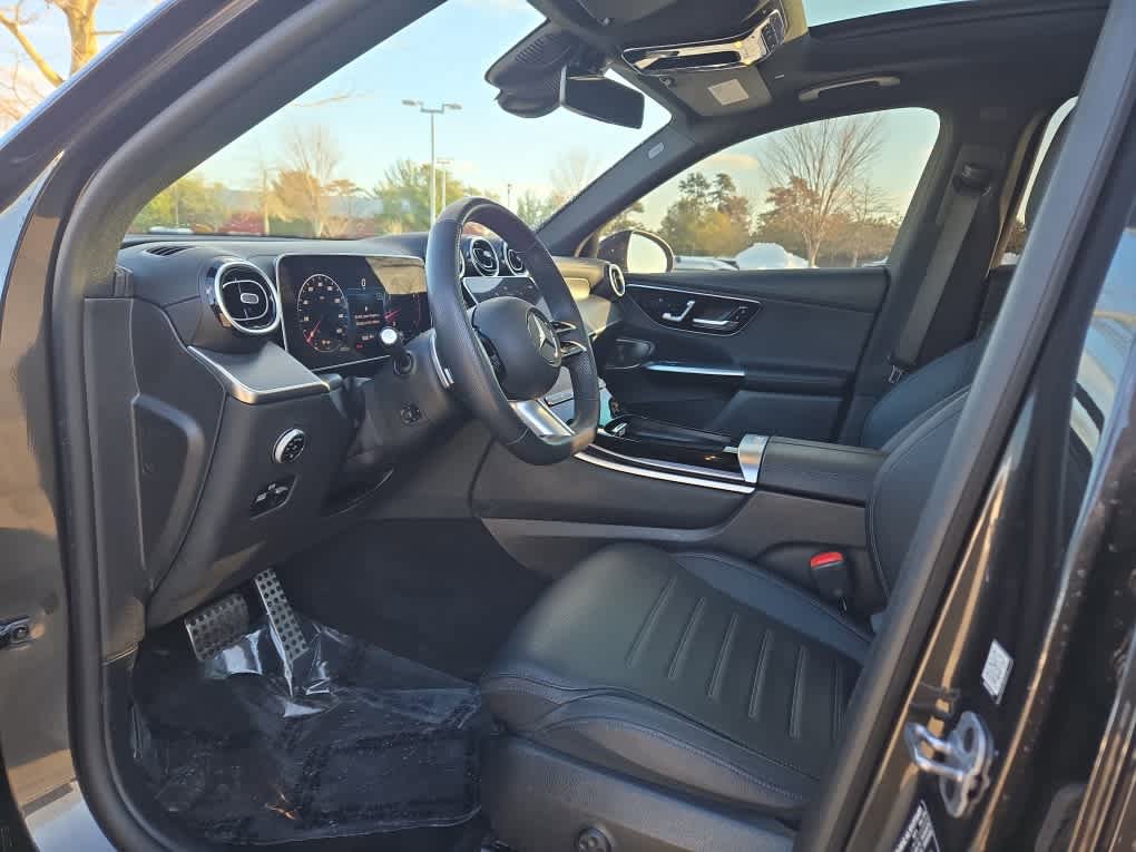 Used 2024 Mercedes-Benz GLC 300 4MATIC image 12