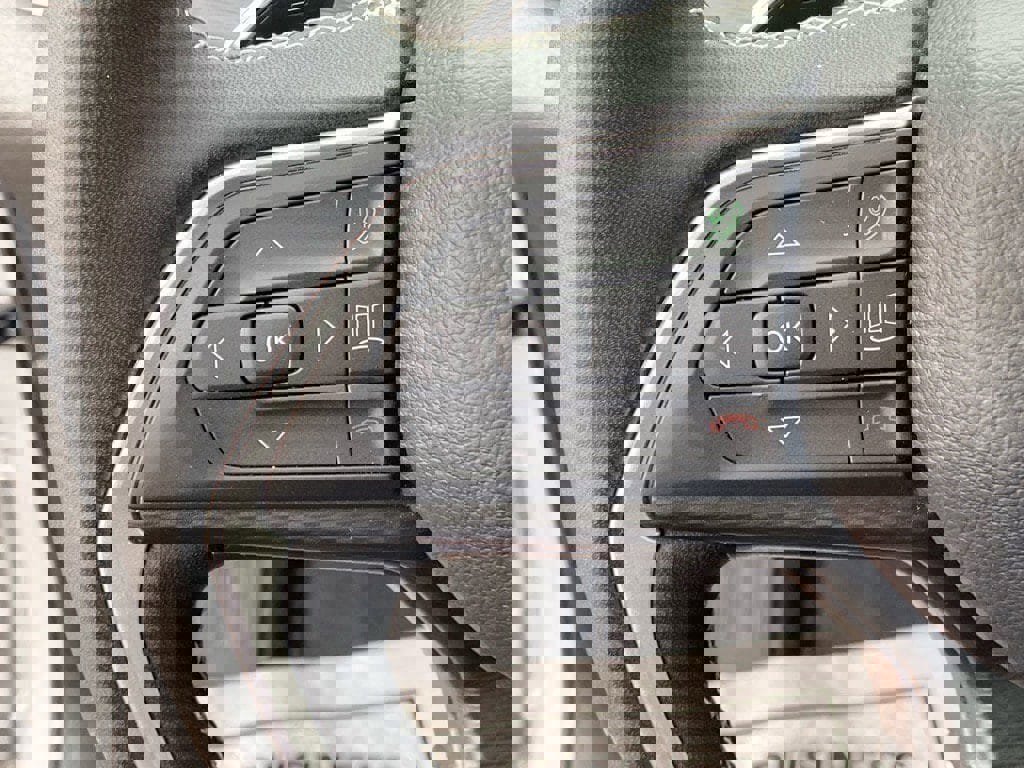 Used 2024 Jeep Grand Cherokee Altitude image 18