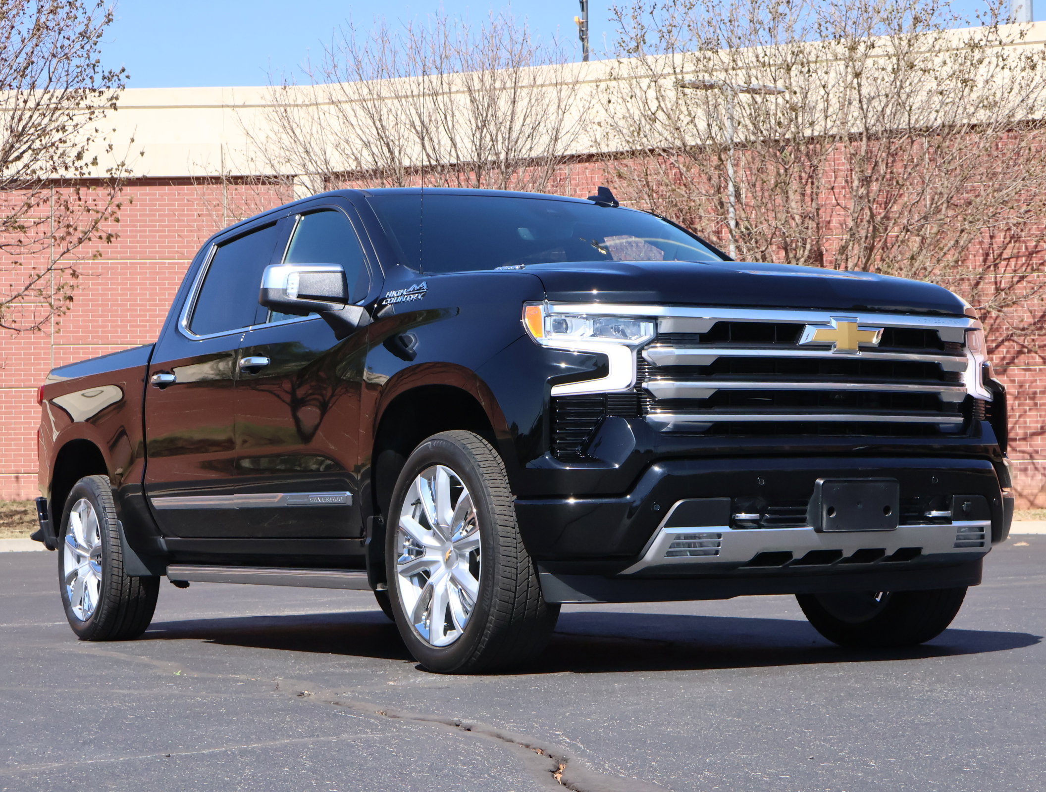 Used 2023 Chevrolet Silverado 1500 High Country w/ High Country Premium Package AWD/4WD image 1
