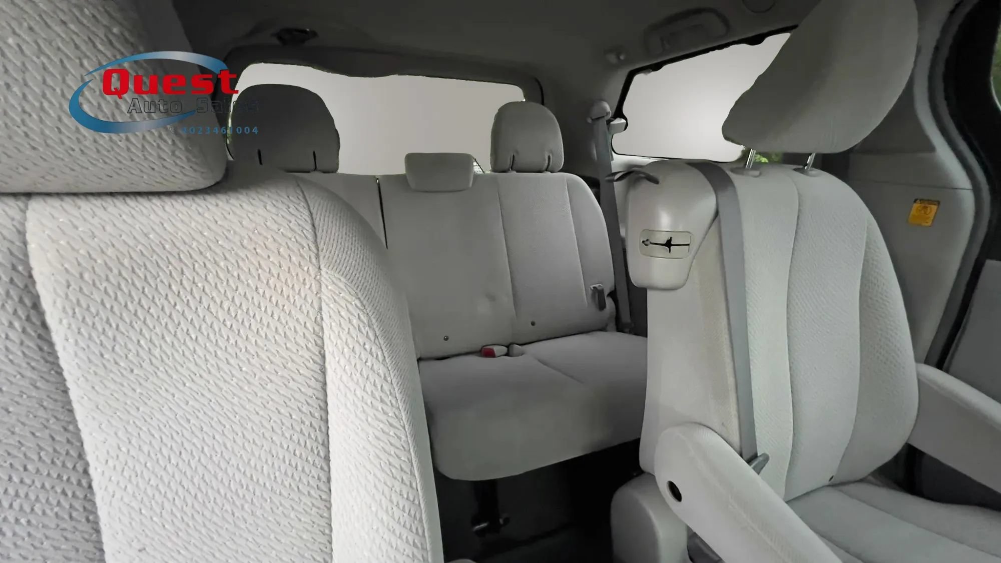 Used 2011 Toyota Sienna LE w/ Towing Pkg FWD image 21