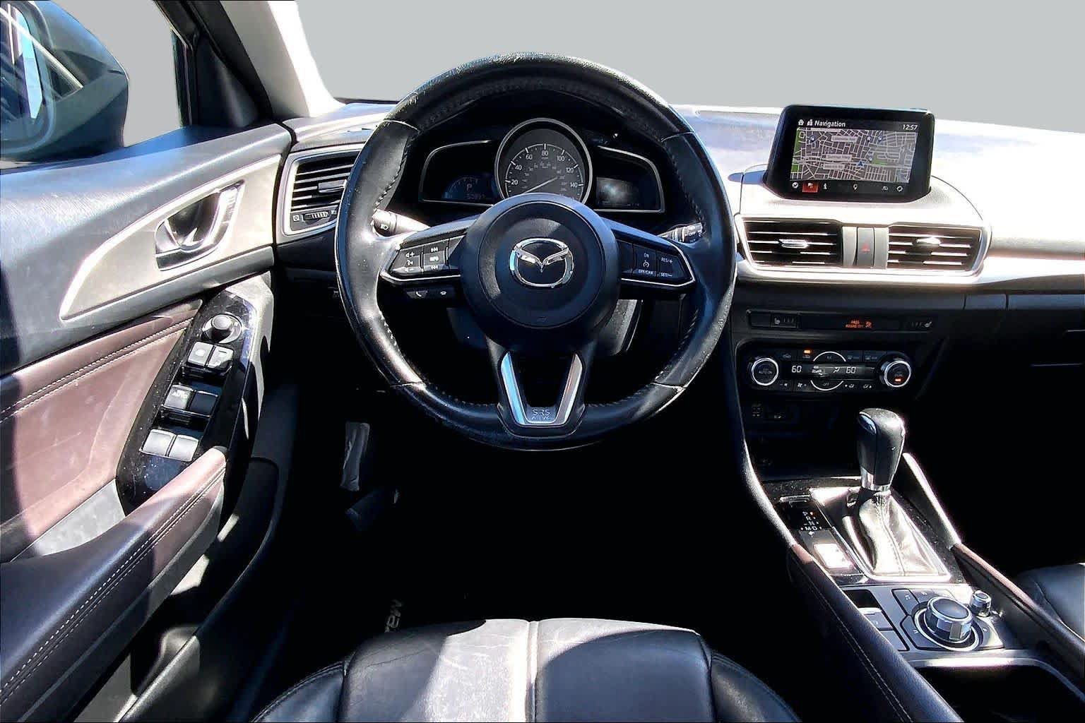 Used 2018 MAZDA MAZDA3 Touring FWD image 6