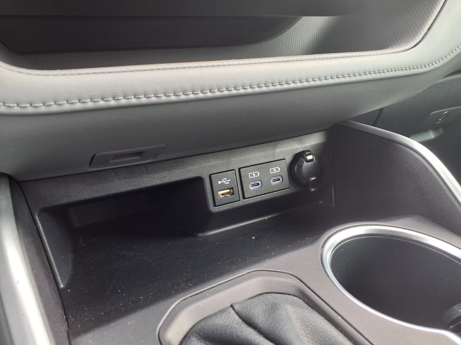 Used 2022 Toyota Highlander XLE FWD image 18