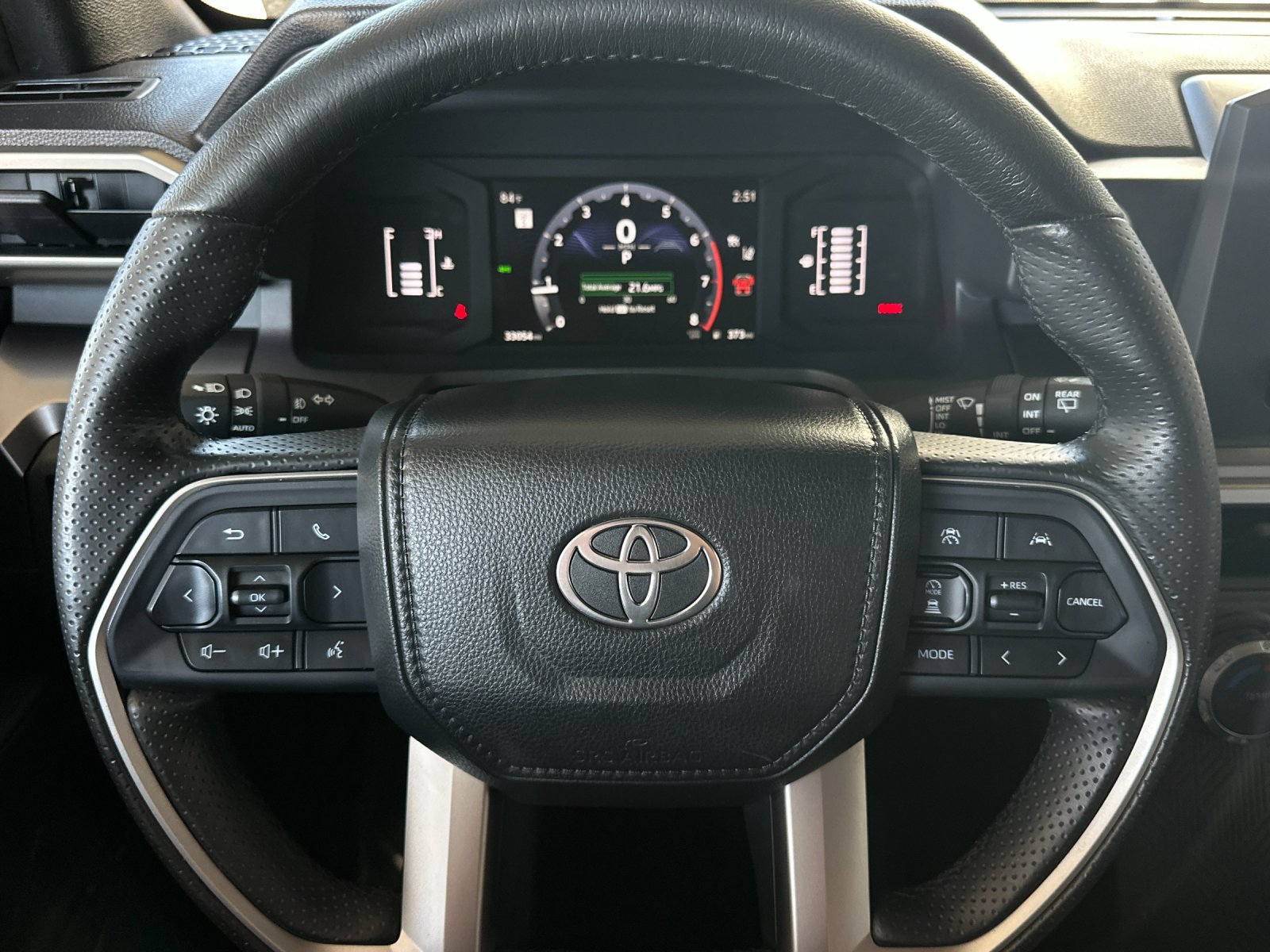 Used 2025 Toyota 4Runner SR5 AWD/4WD image 21