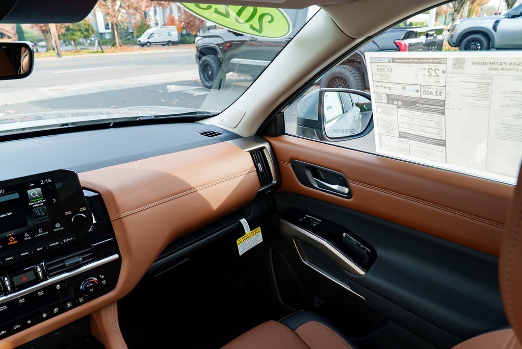 New 2025 Nissan Pathfinder Platinum image 10