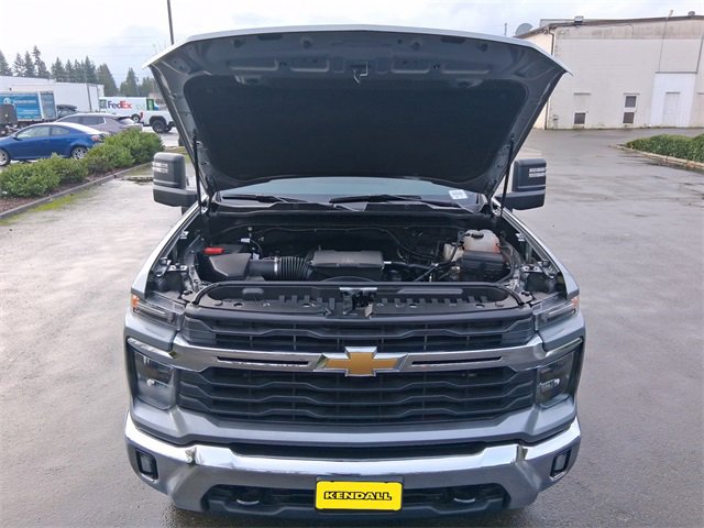 Used 2025 Chevrolet Silverado 3500 LT image 17