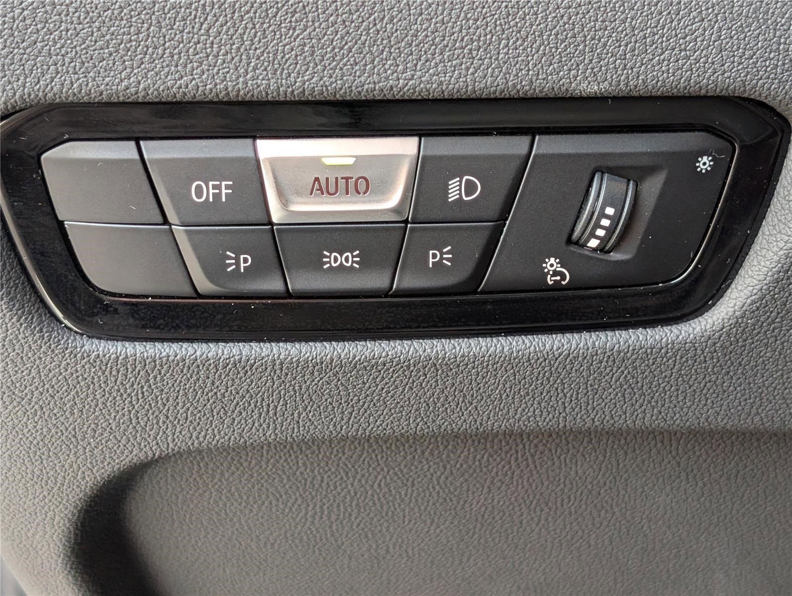 Used 2025 BMW 330i Sedan image 20