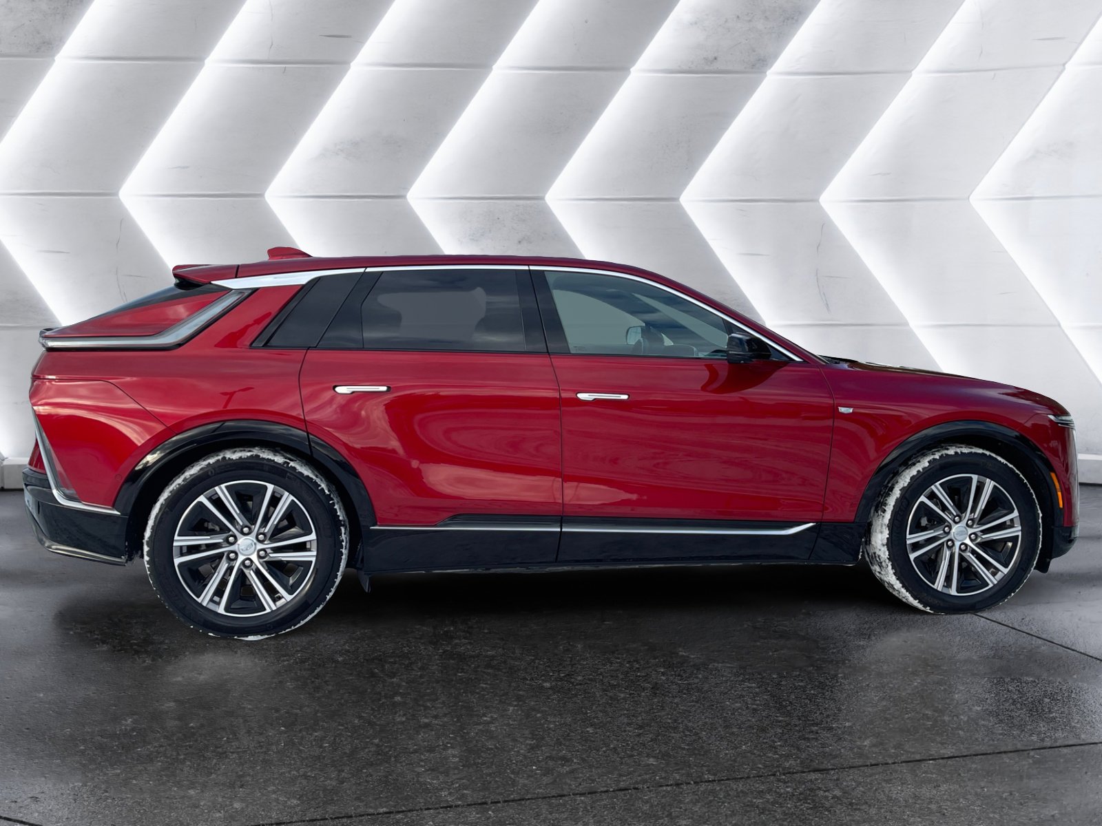 Used 2024 Cadillac Lyriq Luxury image 7