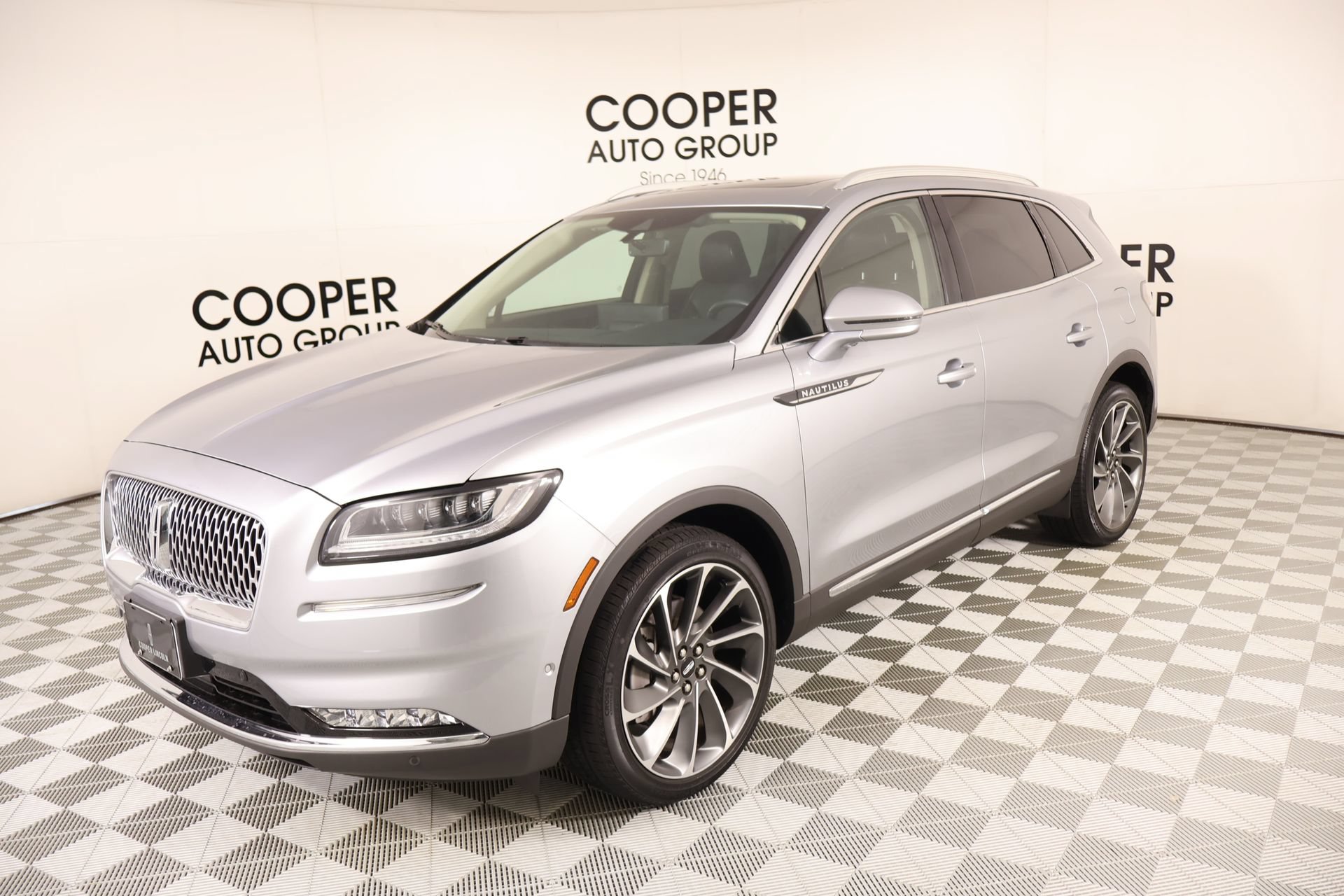 Used 2023 Lincoln Nautilus Reserve w/ Equipment Group 202A AWD/4WD image 10