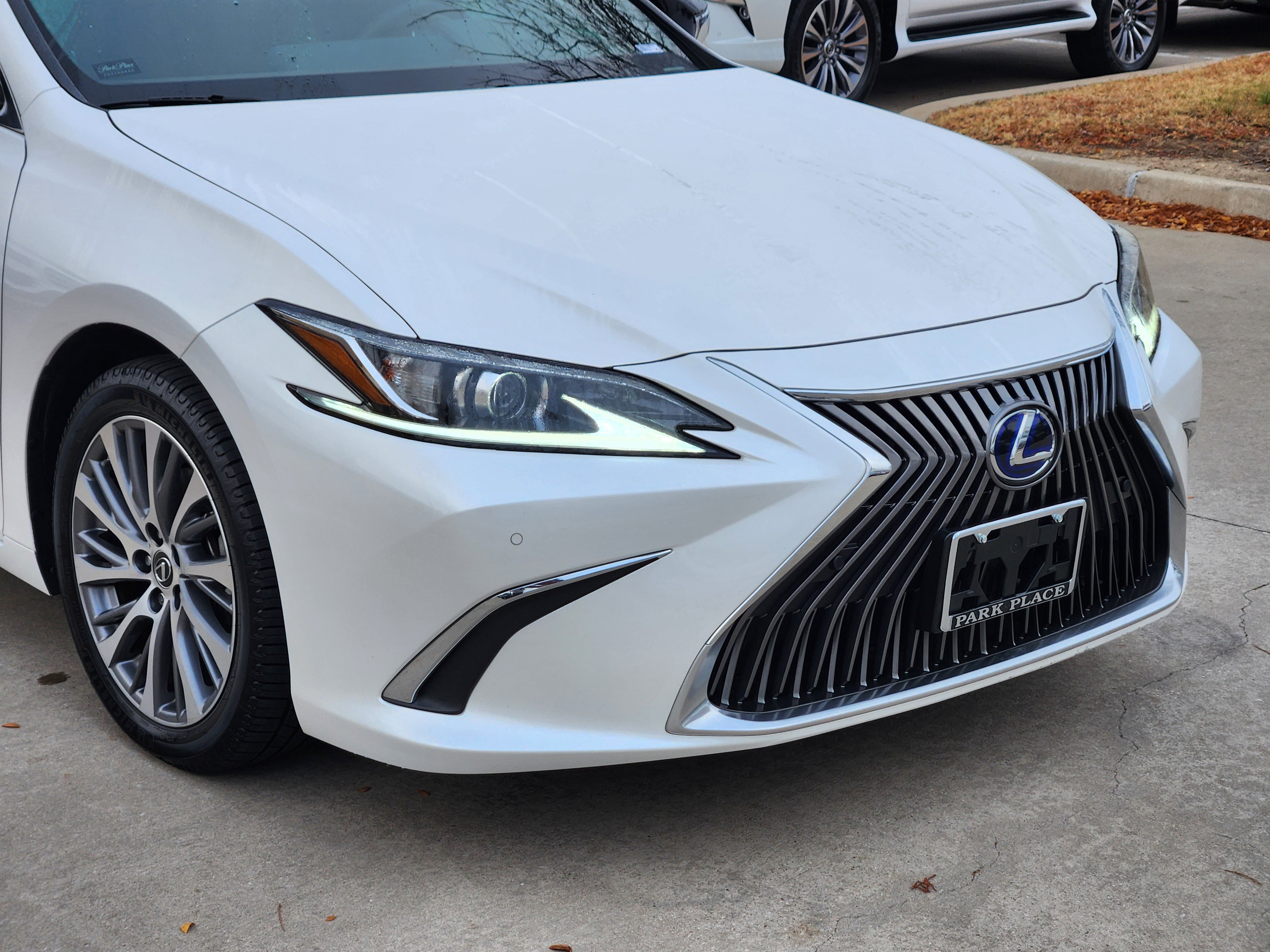 Used 2021 Lexus ES 300h w/ Premium Package image 7