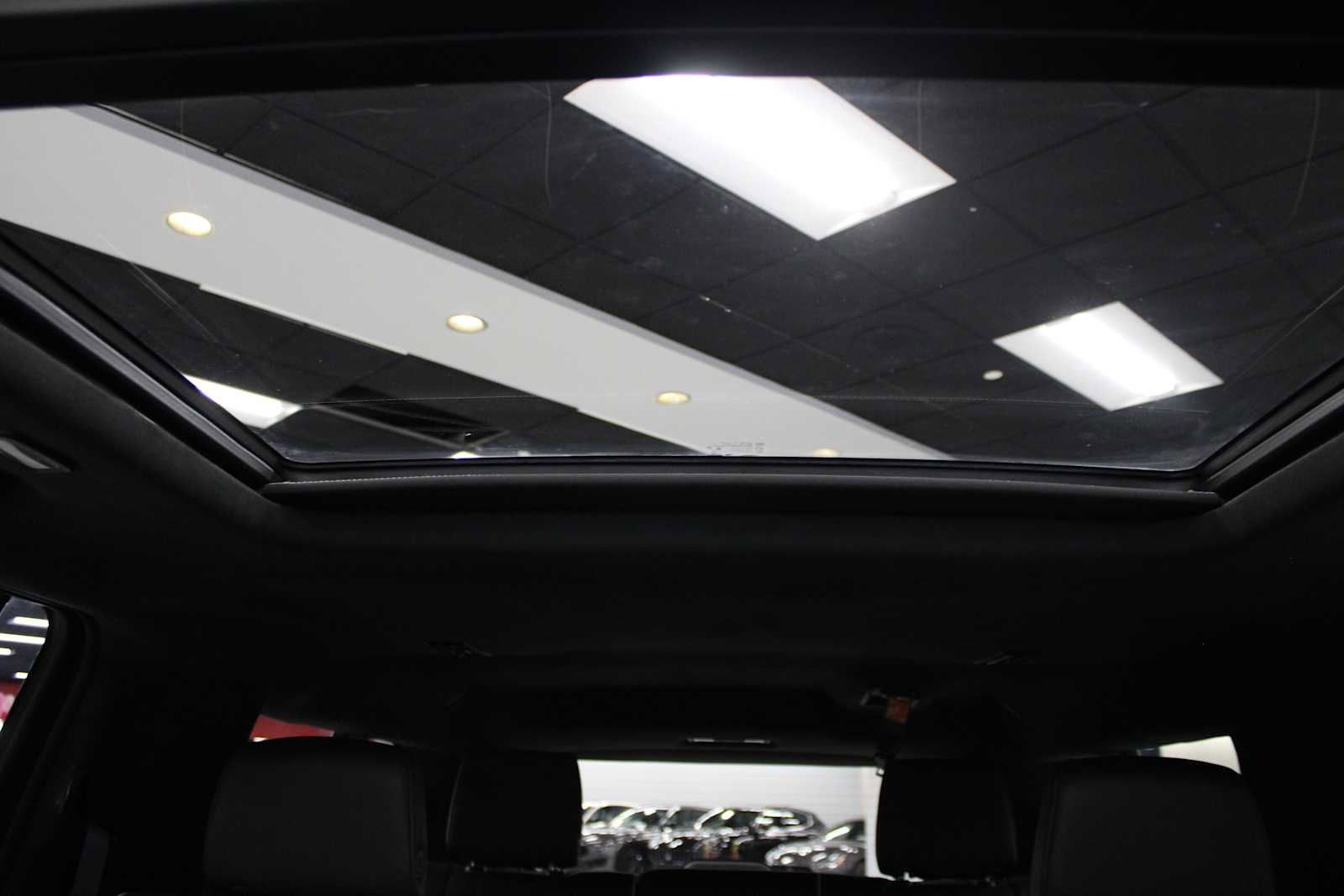 Certified 2024 Cadillac Escalade ESV Sport Platinum w/ LPO, ONYX Package image 59