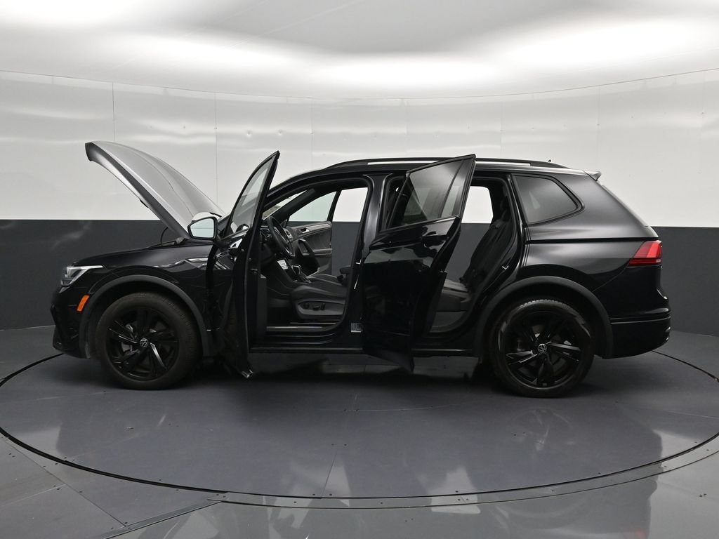 Used 2023 Volkswagen Tiguan SE R-Line FWD image 30