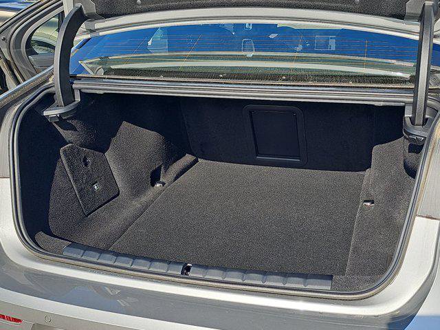 New 2025 BMW i7 xDrive60 w/ Premium Package image 14