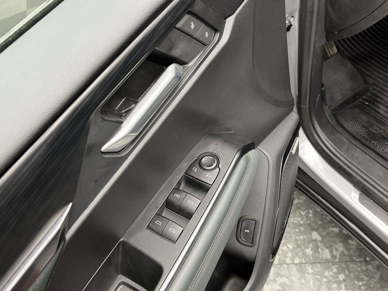 Certified 2025 GMC Acadia AT4 w/ LPO, Floor Liner Package AWD/4WD image 8