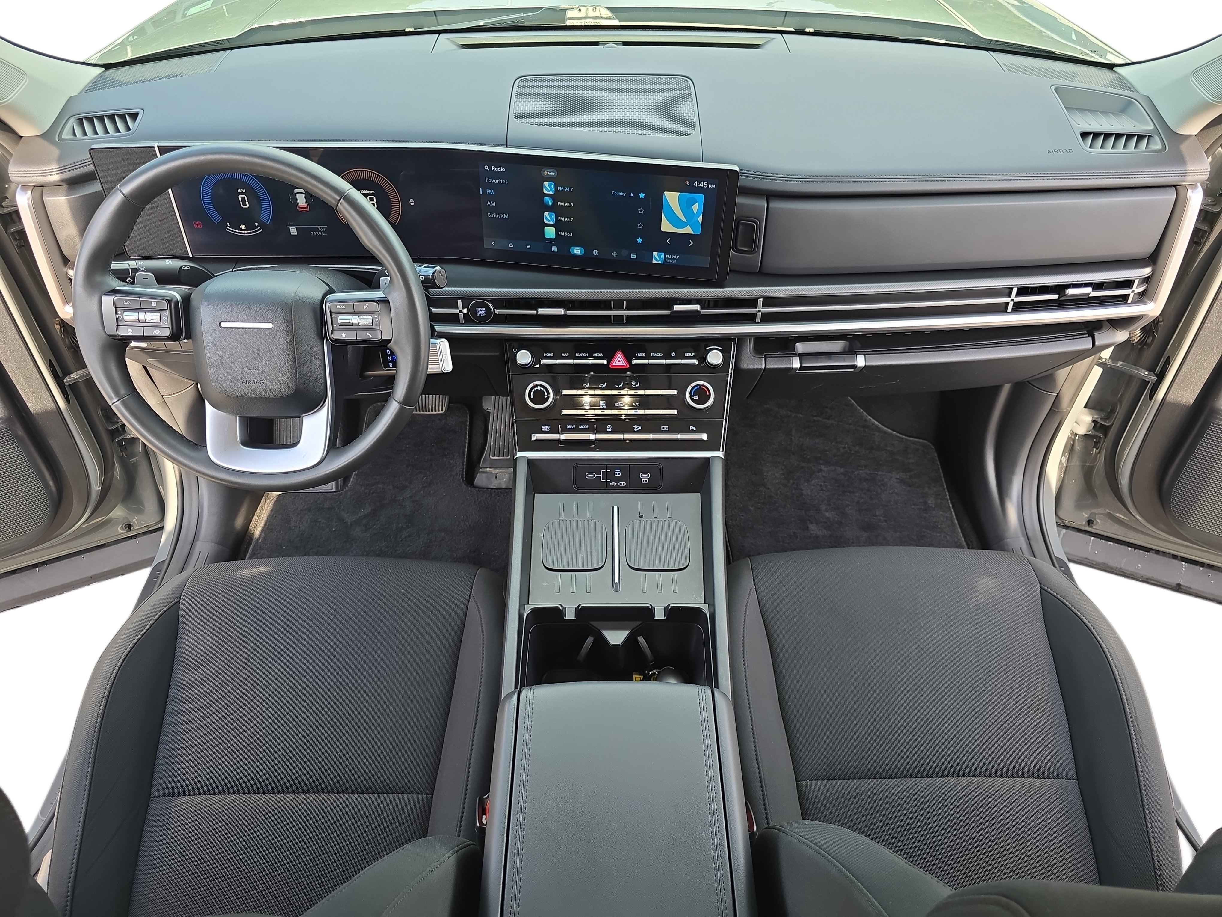Used 2024 Hyundai Santa Fe SE FWD image 9