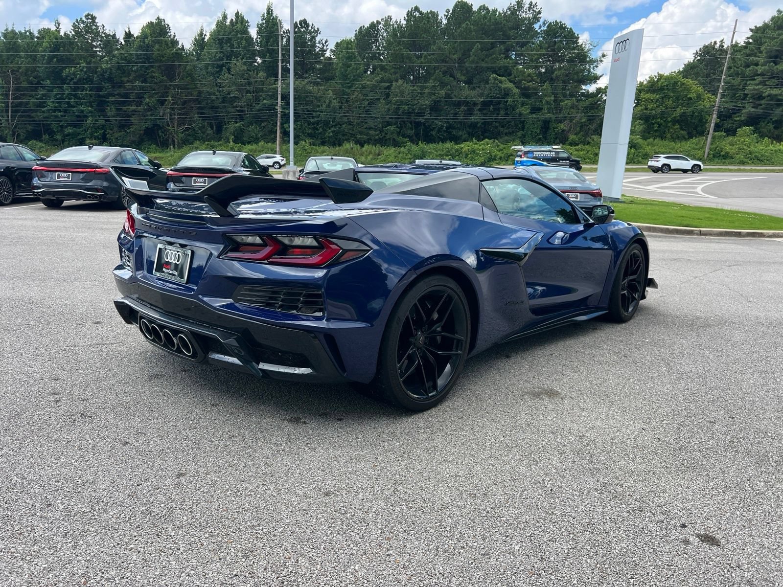 Used 2025 Chevrolet Corvette Z06 w/ Z07 Performance Package RWD image 6