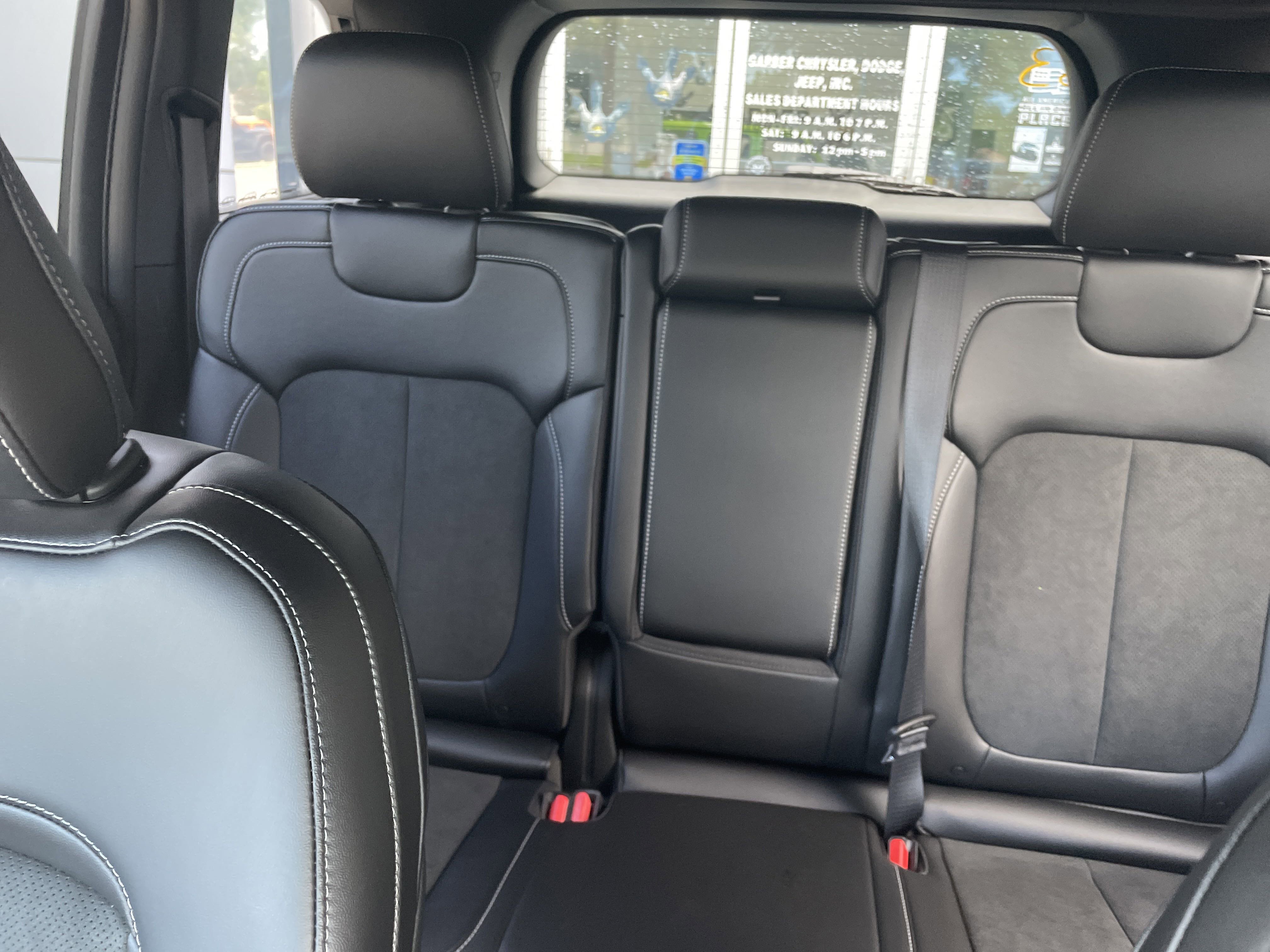 New 2025 Jeep Grand Cherokee Altitude image 15