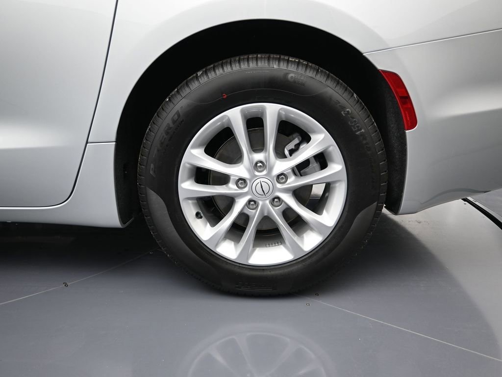 New 2026 Chrysler Pacifica Select image 10